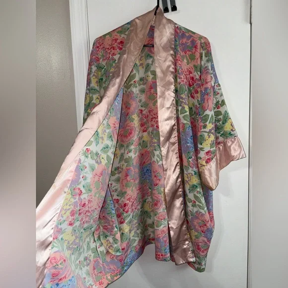 Vintage Victoria’s secret Pink Robe One Size Floral Gold Label - Picture 5 of 8